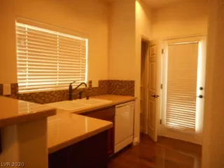 Photo #3: 2193555 Listing 