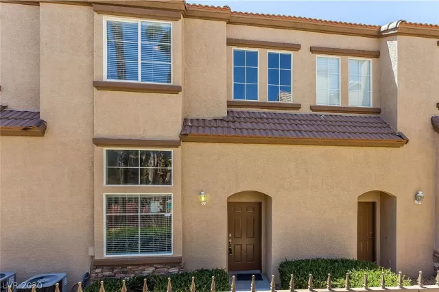 MLS: 2193583 Condo For Sale