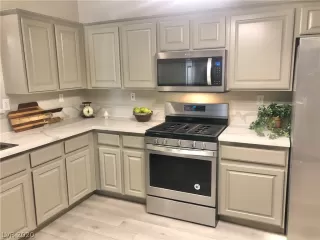 Photo #1: 2193593 Listing 