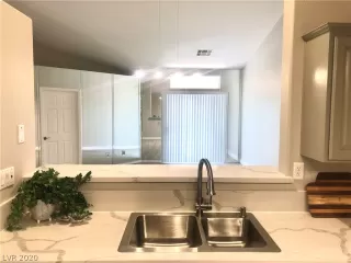 Photo #2: 2193593 Listing 