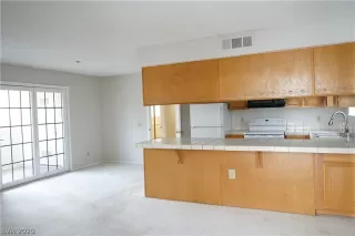 Photo #6: 2193599 Listing 