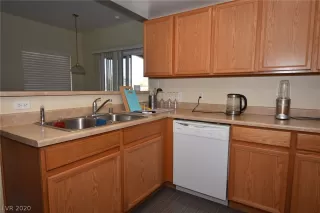 Photo #6: 2193635 Listing