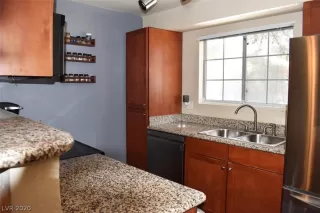 Photo #5: 2193639 Listing 