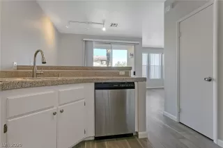 Photo #1: 2193664 Listing