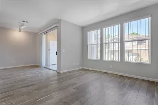 Photo #2: 2193664 Listing