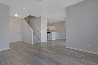 Photo #3: 2193664 Listing