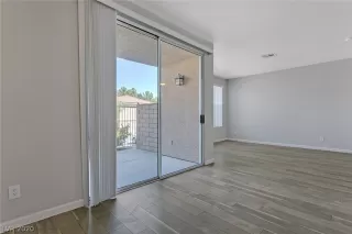 Photo #5: 2193664 Listing