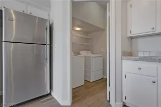 Photo #6: 2193664 Listing