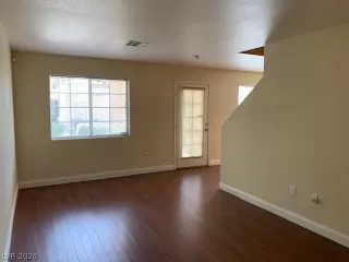 Photo #5: 2193674 Listing