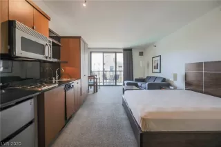 Photo #2: 2193683 Listing 