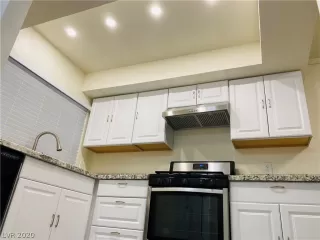 Photo #2: 2193696 Listing 