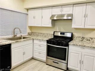 Photo #3: 2193696 Listing 