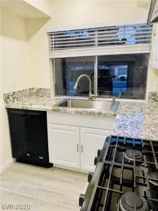 Photo #4: 2193696 Listing 