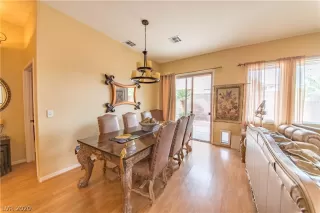 Photo #3: 2193702 Listing