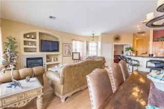 Photo #5: 2193702 Listing