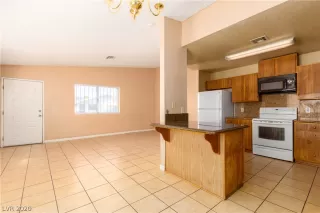 Photo #3: 2193739 Listing