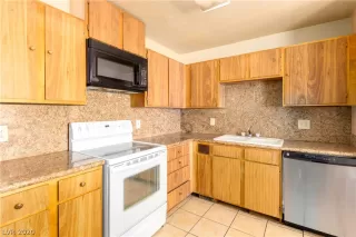 Photo #5: 2193739 Listing