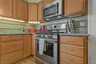 Photo #6: 2193759 Listing 