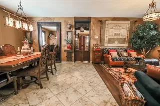 Photo #4: 2193782 Listing