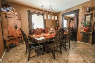 Photo #5: 2193782 Listing