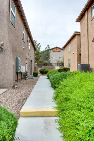 Photo #1: 2193824 Listing