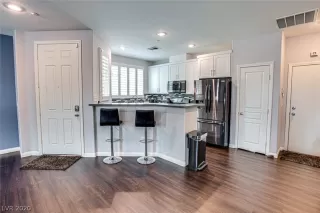 Photo #4: 2193824 Listing