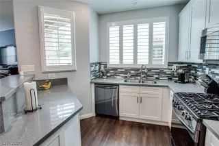 Photo #5: 2193824 Listing