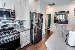 Photo #6: 2193824 Listing