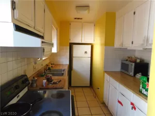 Photo #3: 2193878 Listing