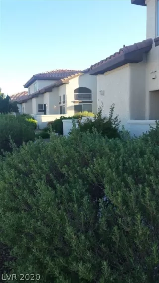 Photo #2: 2193946 Listing