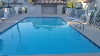 Photo #4: 2193946 Listing