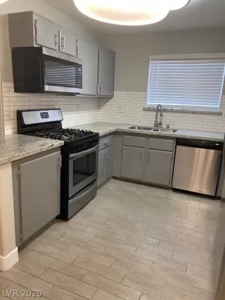 Photo #1: 2193997 Listing 