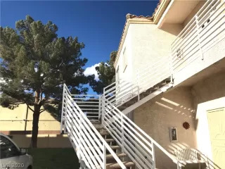 Photo #1: 2194096 Listing