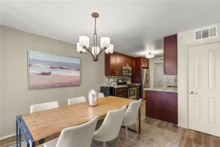 Photo #6: 2194143 Listing