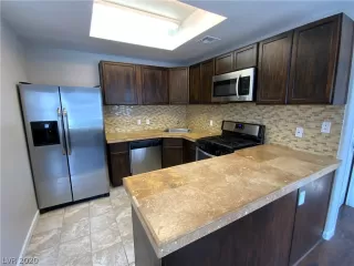 Photo #6: 2194144 Listing