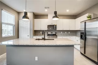 Photo #3: 2194148 Listing 