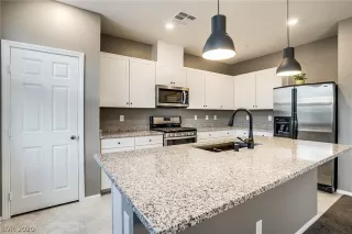 Photo #4: 2194148 Listing 