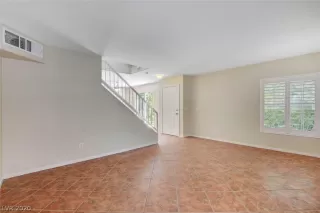 Photo #4: 2194172 Listing