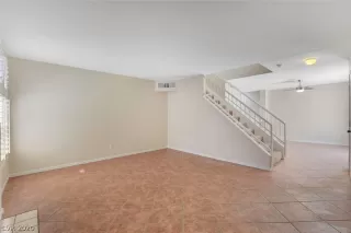 Photo #5: 2194172 Listing