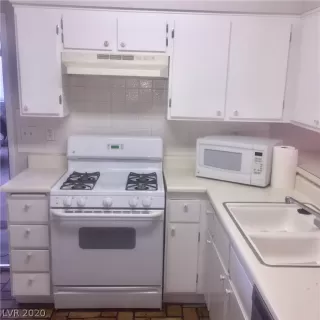 Photo #6: 2194221 Listing