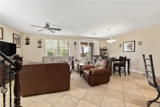 Photo #5: 2194240 Listing