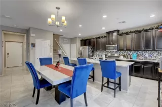 Photo #6: 2194257 Listing