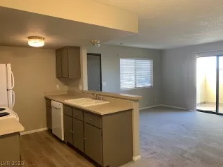 Photo #3: 2194269 Listing