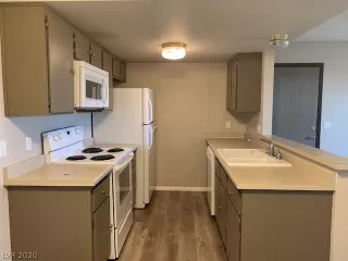 Photo #4: 2194269 Listing