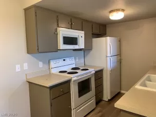 Photo #5: 2194269 Listing