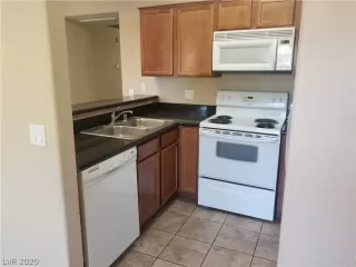 Photo #5: 2194328 Listing 