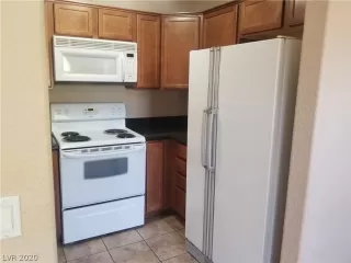 Photo #6: 2194328 Listing 