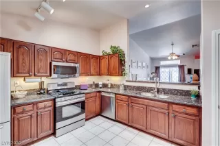 Photo #2: 2194371 Listing