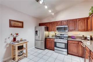 Photo #3: 2194371 Listing