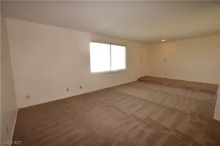 Photo #3: 2194405 Listing